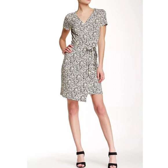 DVF NWOT New Julian Two Wrap Tiny Black Sea Daisies Print Dress - Picture 2 of 15